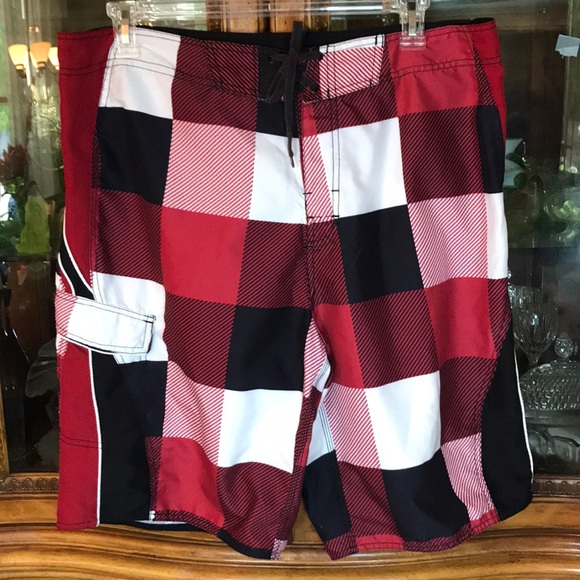 Subculture Men’s checkered Board shorts - Picture 3 of 6